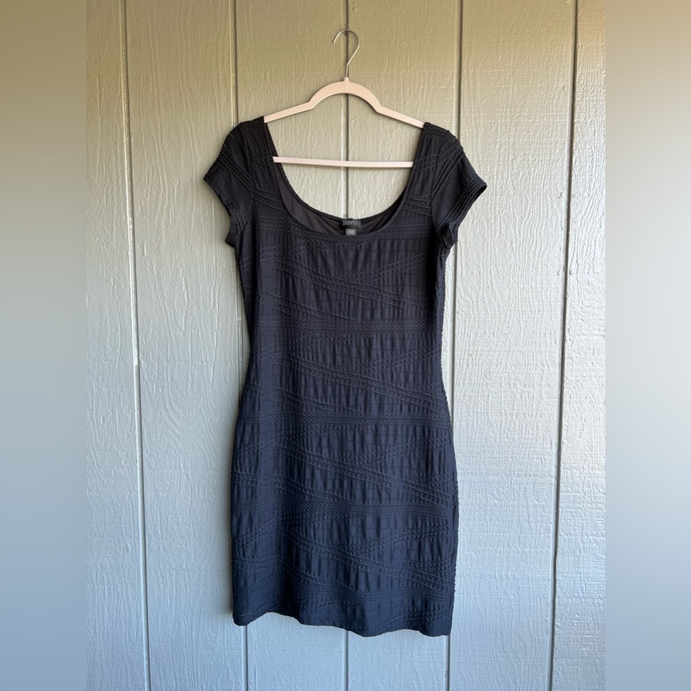 Vintage Donna Black Cap Sleeve Dress